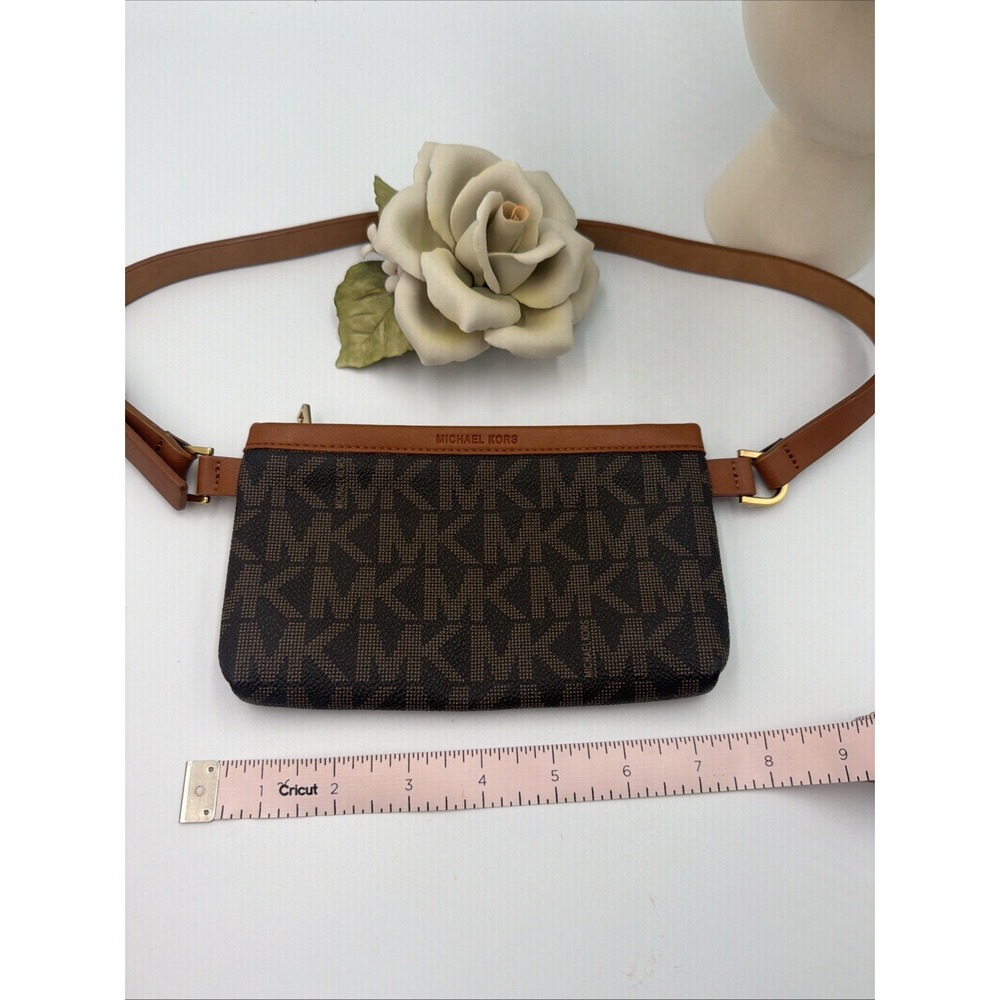 Michael Kors Signature Leather Waist Bag/Fanny Pack Belt Bag Logo/Brown Sm/Med